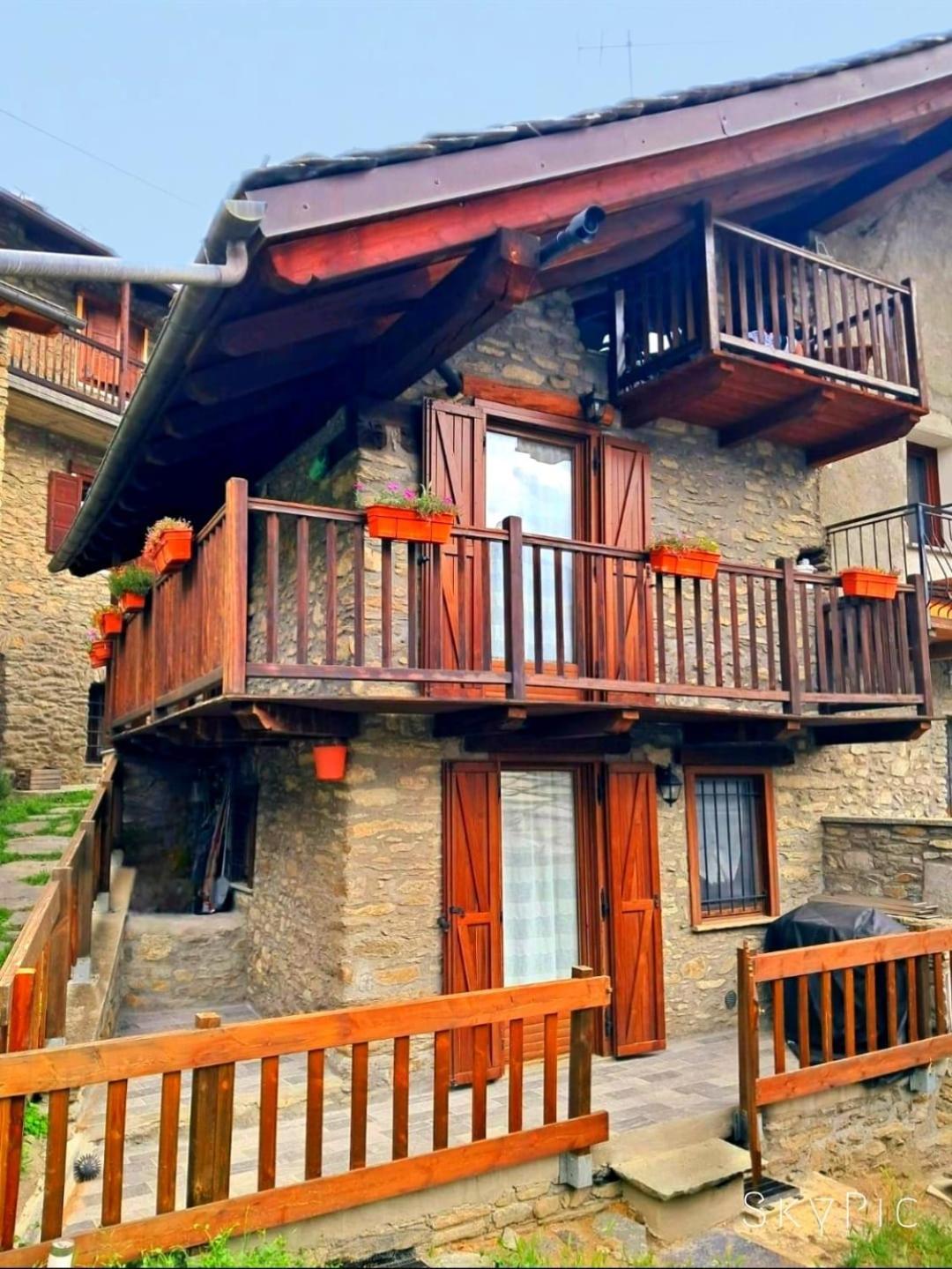 Ferienwohnung Maison Bellevue - Locazione Turistica Breve Aosta Exterior foto
